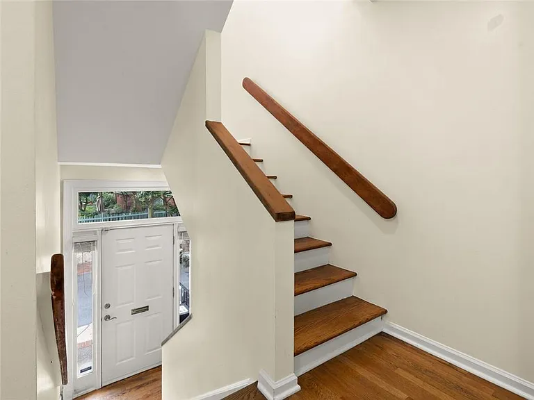 206 6th St NE #206 — Photo 12