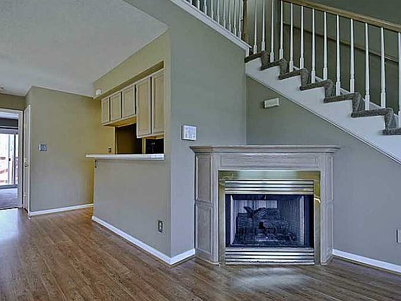 5th image of 734 Sendero Ct