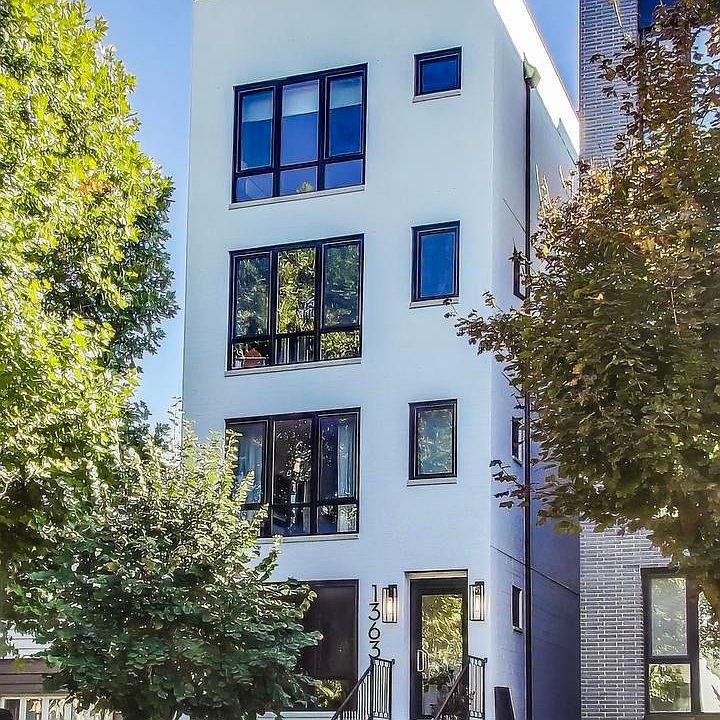 1st image of 1363 W Hubbard St #1