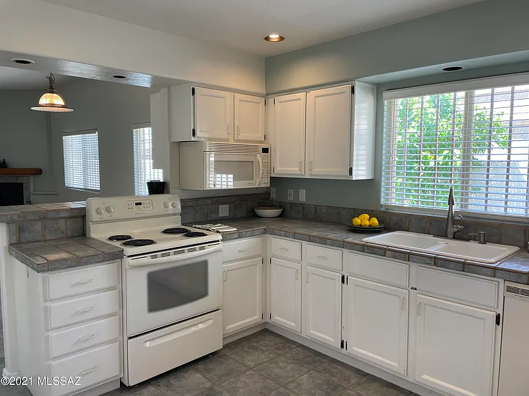 3911 N Vine Tree Pl — Photo 8