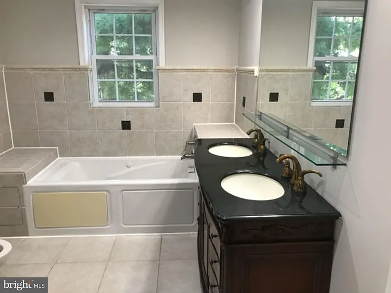 853 W Lombard St — Photo 24