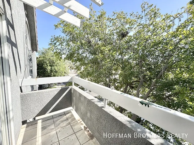 6415 Garvanza Ave #104 — Photo 14