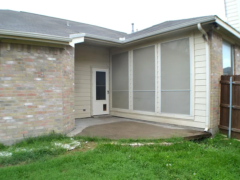 1013 Clear Creek Dr — Photo 11