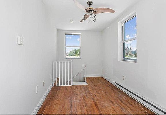 5th image of 306 Bond St #4B