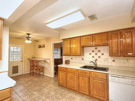 5th image of 5603 Groveton Ln