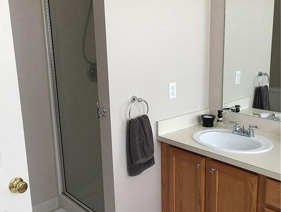 5th image of 304 Beverly Ave #60