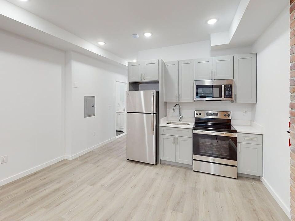 1st image of 81 Halsey St #2A