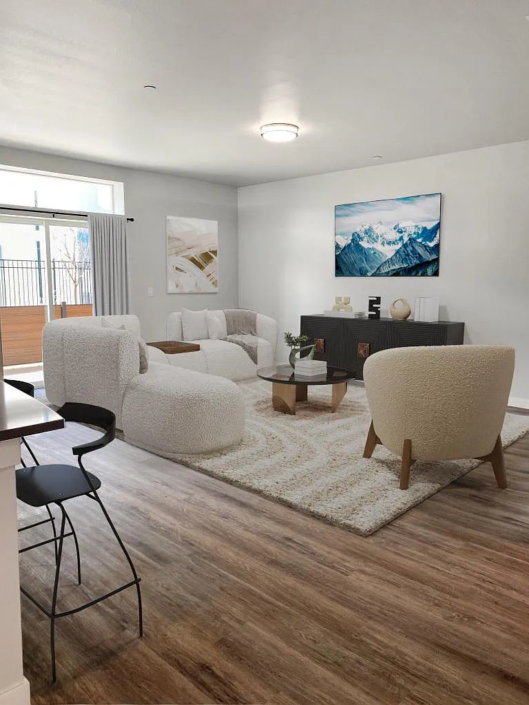 Heron's Edge Apartments — Photo 1