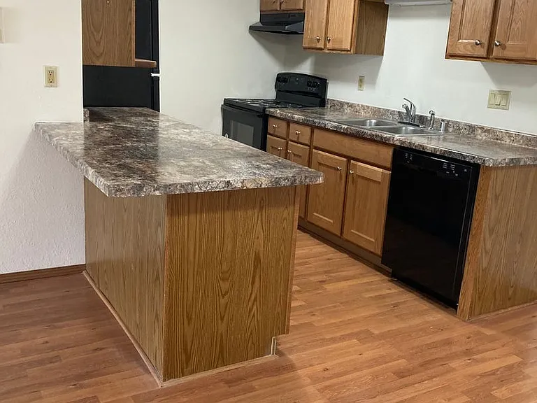 639-645 745 & W Scott 540 #761-44 — Photo 6