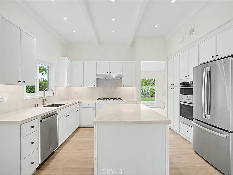6917 Clovercliff Dr — Photo 9