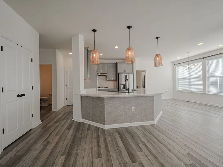 1607 Crane Ln — Photo 6