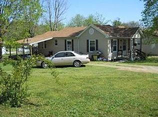306 Ash St, Willow Springs, MO 65793