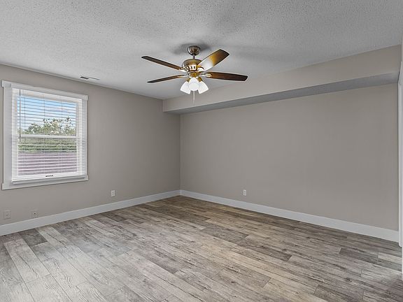 4th image of 341 W Pacific Ave #F0457999b