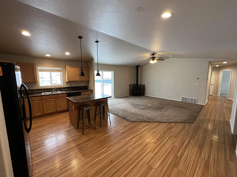 379 Bismark St — Photo 5