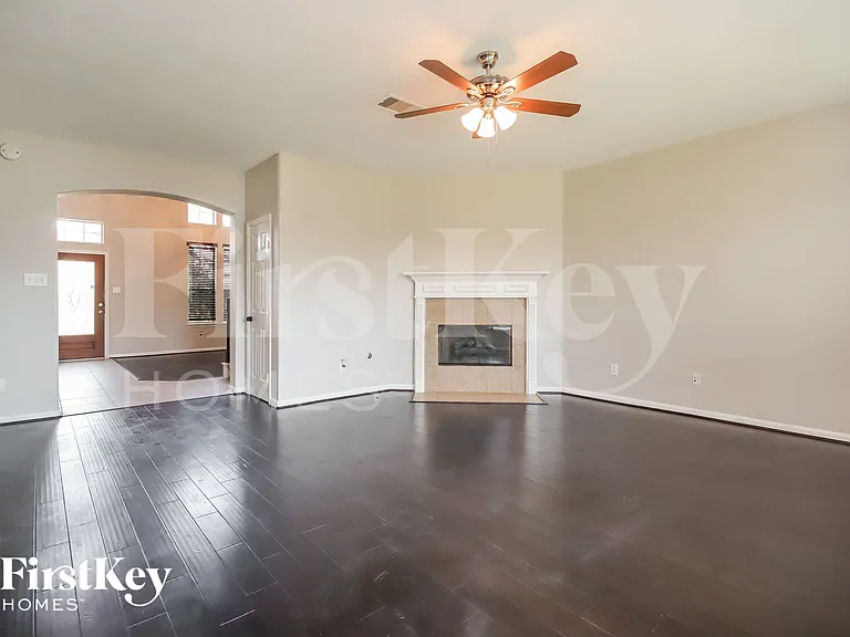 4485 Costa Brava Park — Photo 4