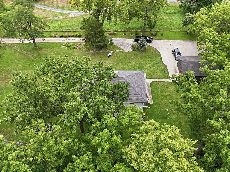 10200 Grandview Rd — Photo 48
