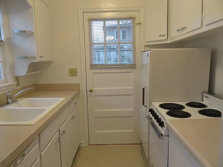 2740 Garfield St — Photo 7