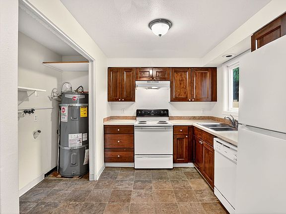 4th image of 4801-13 NE Killingsworth St #4803
