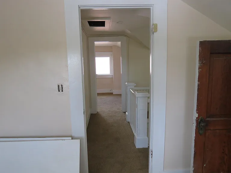 742 N 300 W — Photo 2