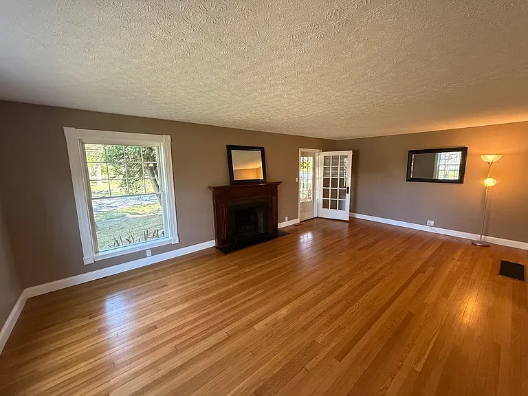 30871 Lorain Rd — Photo 7