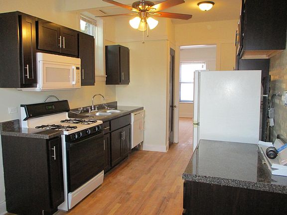 Kitchen and Eat in Area