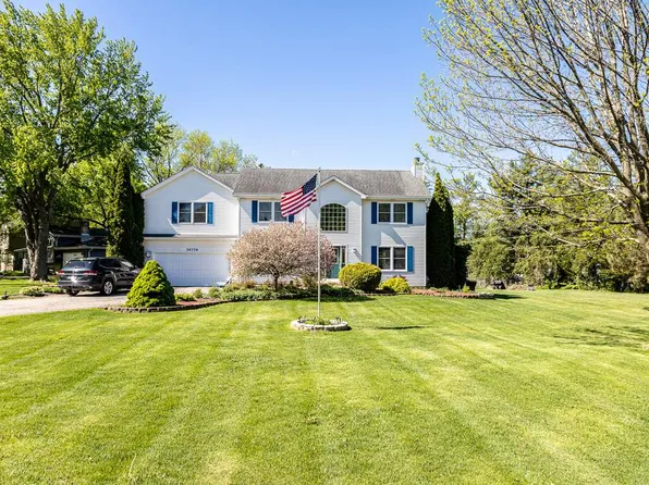 3N774 Locust Ave, West Chicago, IL 60185