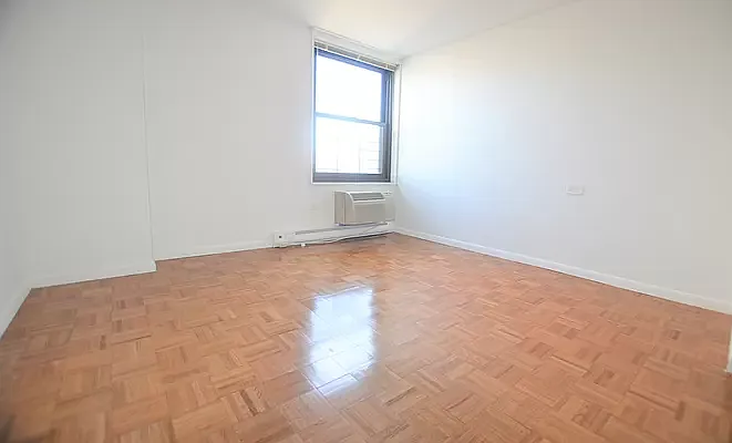 Rented by Manhattan Realty Group | media 4