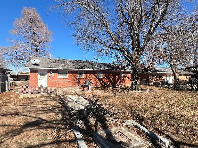 114 E Ridge Rd — Photo 22