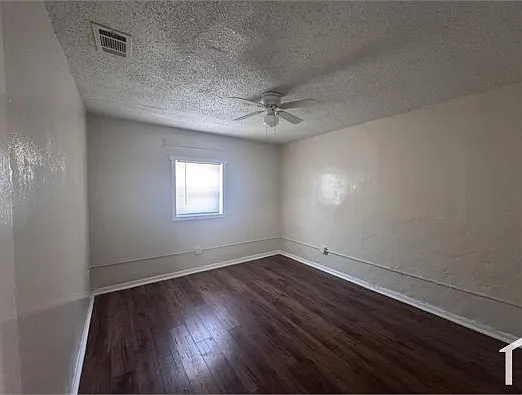 557 Simmons St NW #B — Photo 8