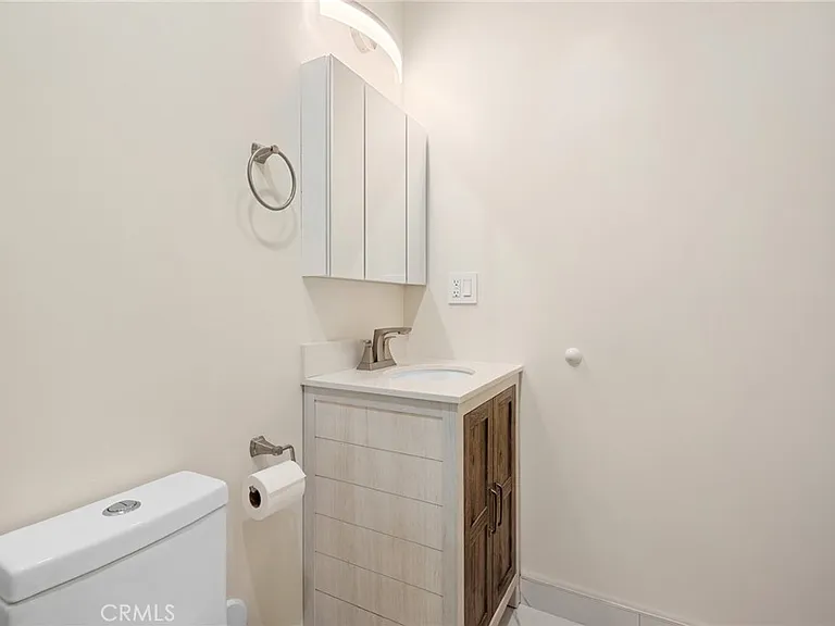 915 Cornell — Photo 15