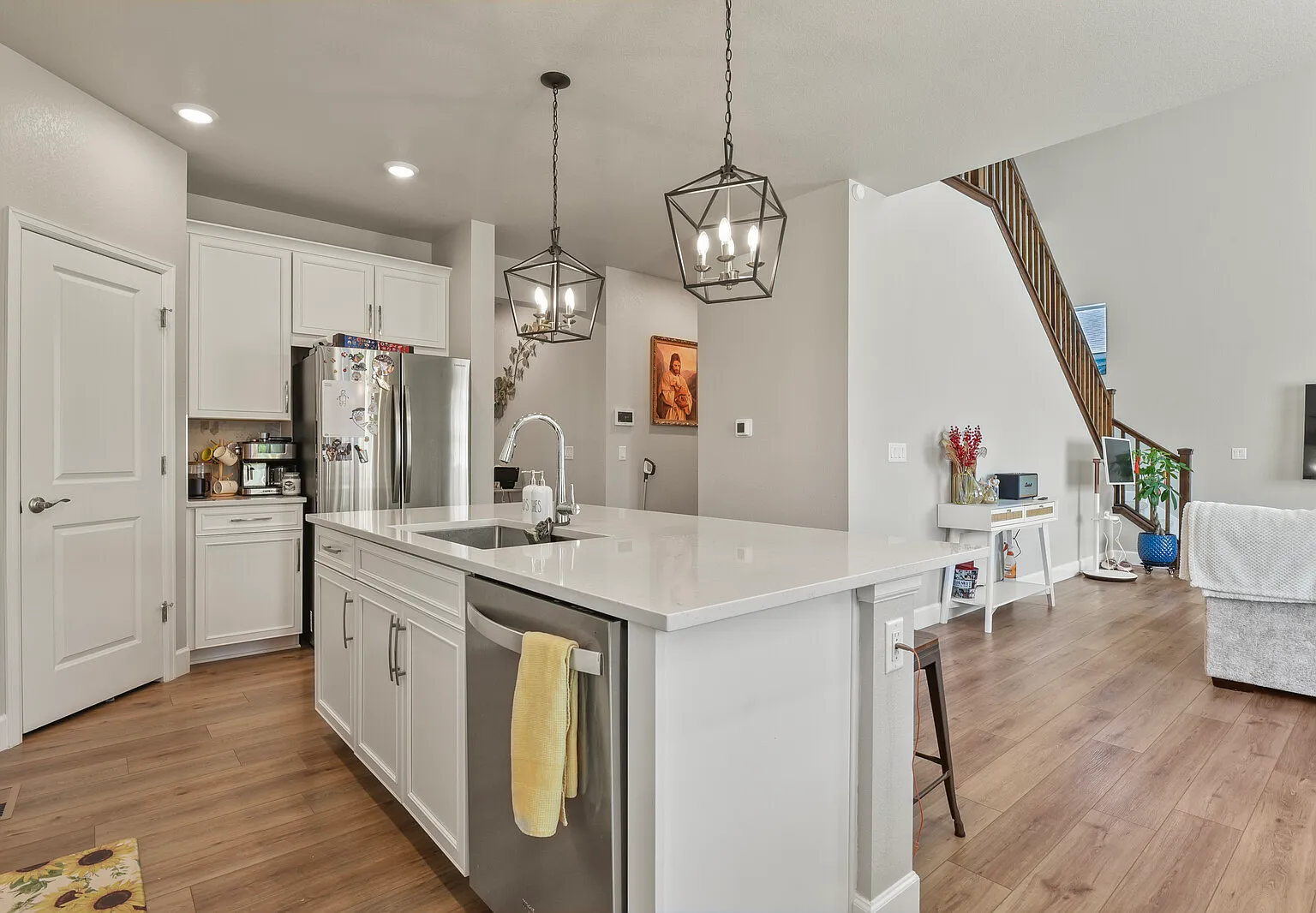 3 bed, 3562 sqft, $3,500 — Photo 3