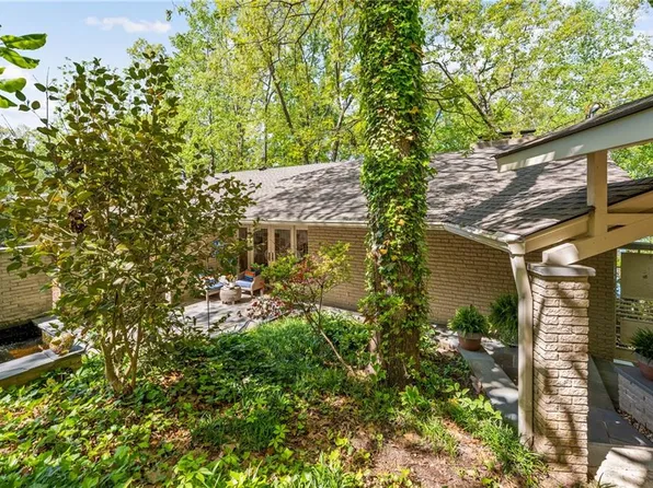 1291 Dixon Cir, Gainesville, GA 30501