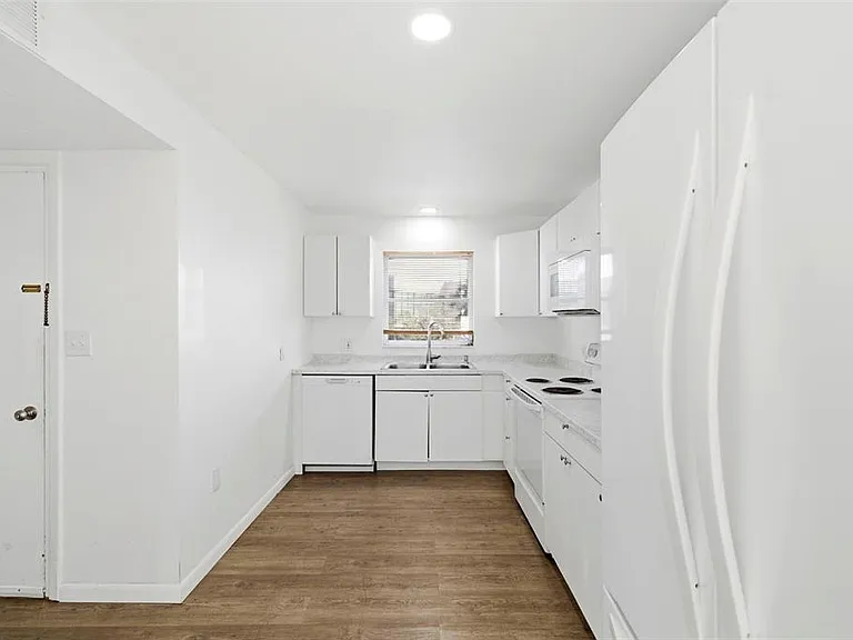 8950 Park Blvd #201 — Photo 19