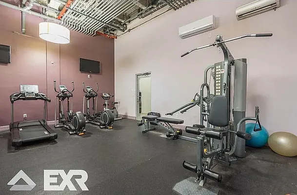 Rented by EXR | media 7
