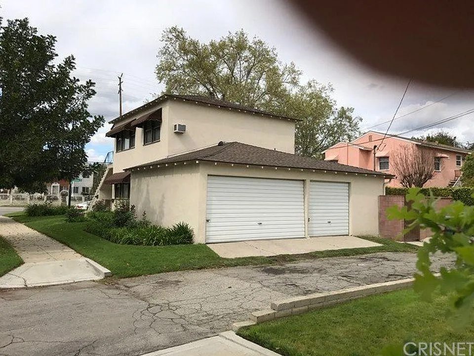 1320 W Alameda Ave — Photo 2