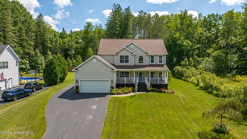 4th image of 67 Hoffman Road