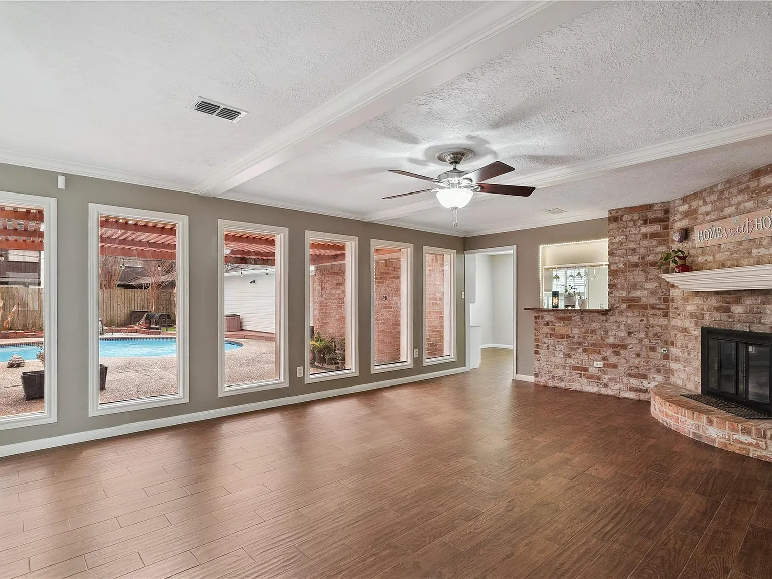 5 bed, 3.5 bath, 3058 sqft, $3,200 — Photo 3