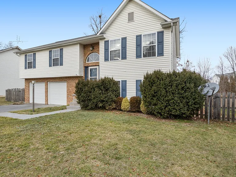 359 Montgomery Cir — Photo 29