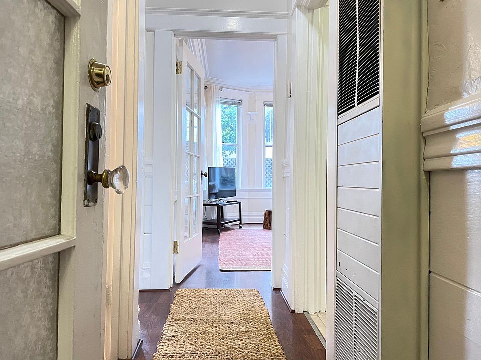1st image of 1075 Pacific Ave APT 2