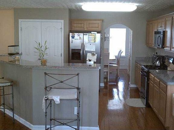 2nd image of 42 Virginia Ave