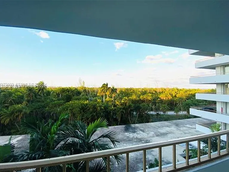 155 Ocean Lane Dr #504 — Photo 1