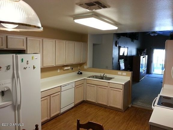 3rd image of 507 N Adelle