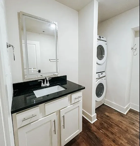 1201 N Central St #101 — Photo 2