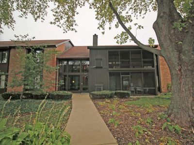 740 Saint Andrews Ln APT 6, Crystal Lake, IL, 60014