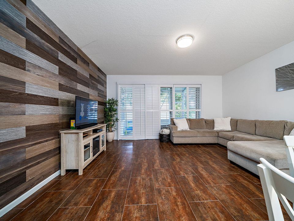 1st image of 1132 Woodfield Court