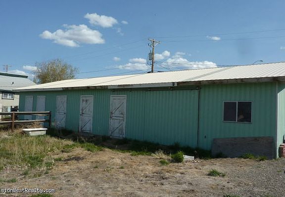 5th image of 3275 N Highland Dr