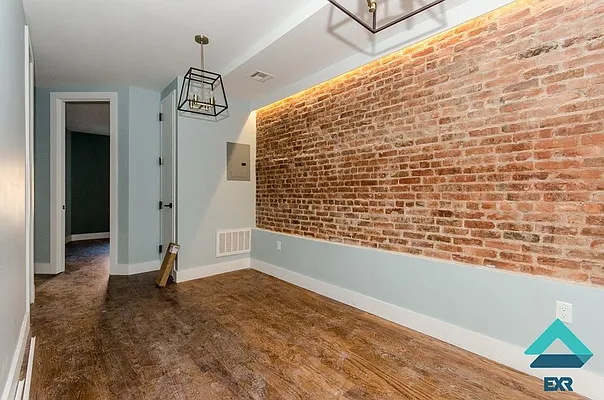 Rented by EXR | media 15