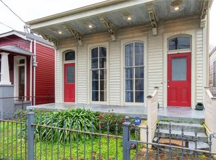 2320 Laurel St, New Orleans, LA 70130