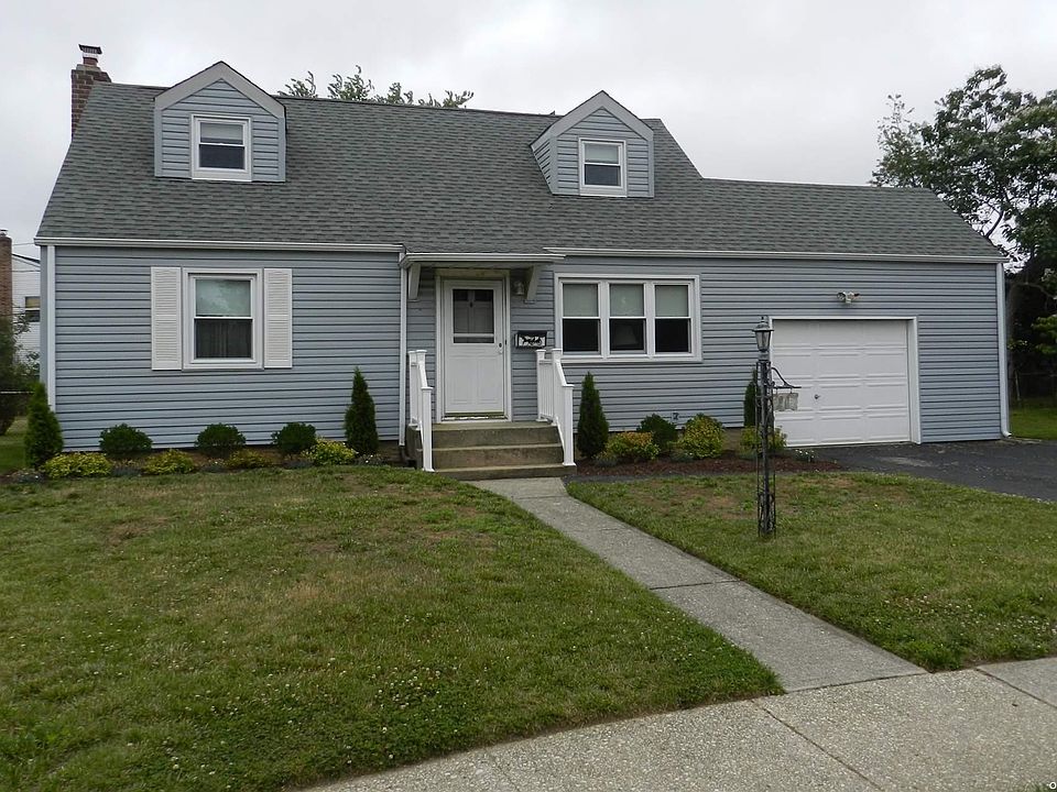 1st image of 20 Ford Drive N