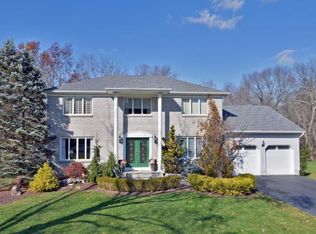 35 Saupe Dr, Manalapan, NJ